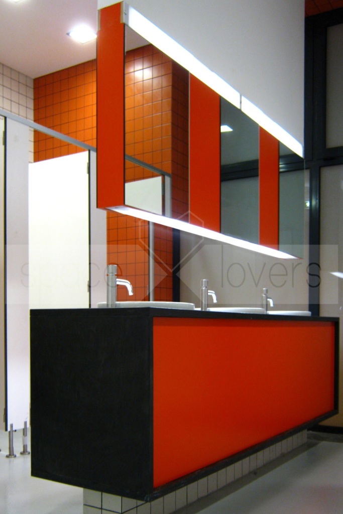 Escola de Dança NEXT - Espelho Casa de Banho