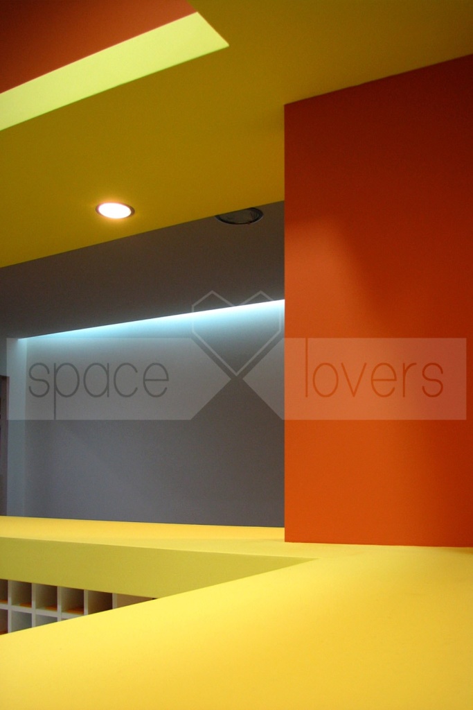 Fitness-Club-recepcao-energy-atendimento-personalizado-balcao-amarelo