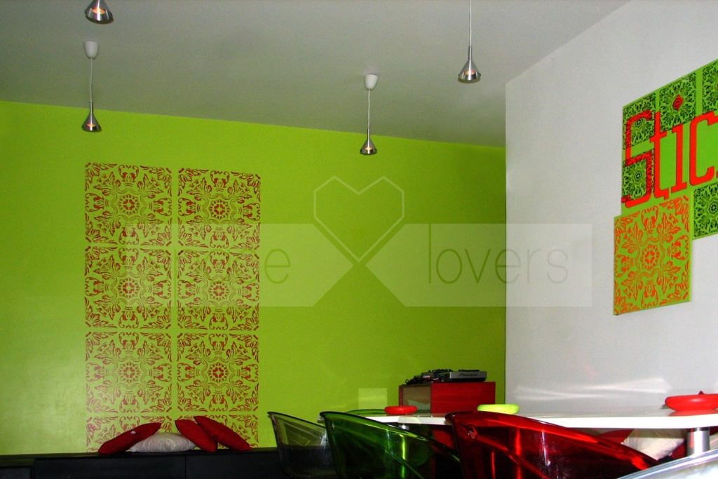 Obra em Setubal Bar Stichini - Pintura verde e Motivo de azulejo Estampado