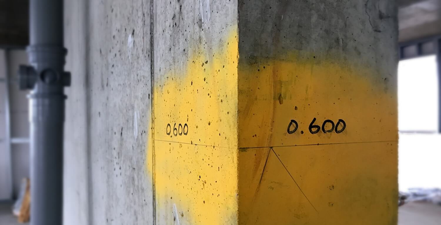 Projetos e Obras spacelovers - remodelações | projetos | obras | arquitetura -betao-linha-nivel-altura-tubo-pladur-tinta-amarela