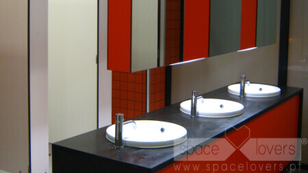 New-built-bathroom-Almada