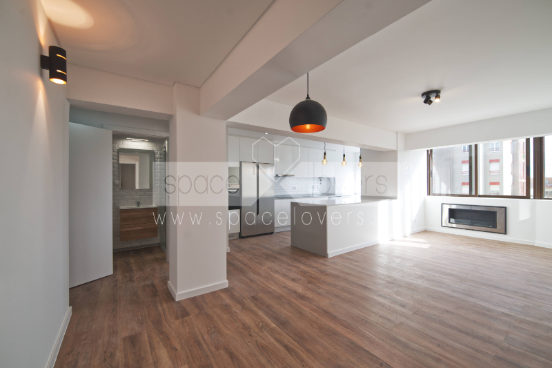 Remodelacao-Apartamento-Telheiras_spacelovers_Sala Remodelação de Apartamento em Telheiras - Cozinha Aberta Com Sala