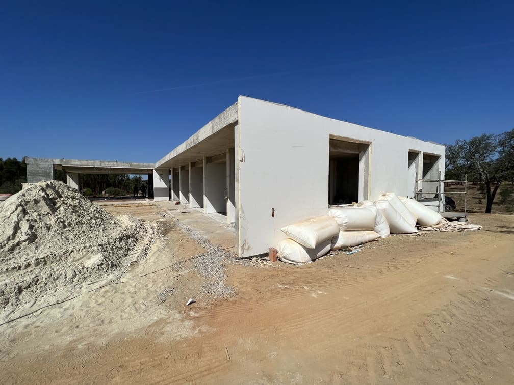 Sistema ETICS já aplicado nesta obra