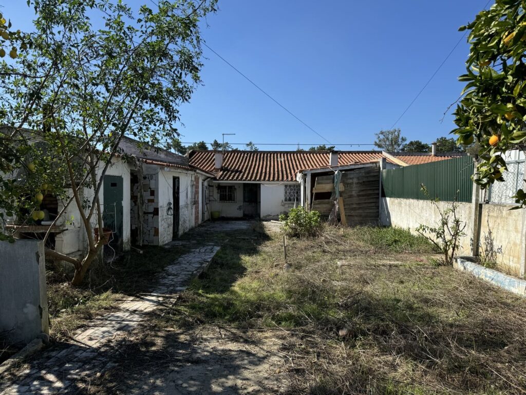 Logradouros e pátios em condomínios