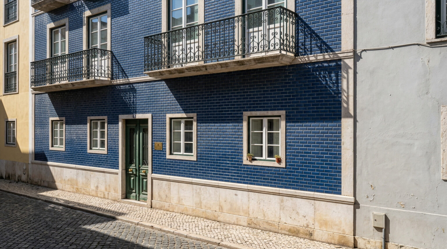 Reabilitacao-Edificio-Campo-De-Ourique-Fachada-Azulejo