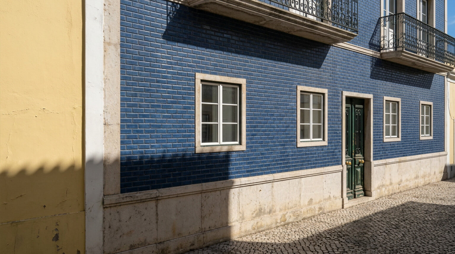 Reabilitacao-Edificio-Em-Campo-De-Ourique_FachadaPrincipal