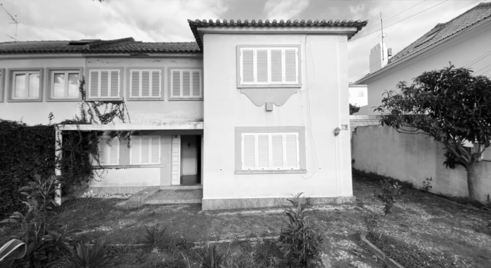 Remodelação de moradia no Restelo em Lisboa. Alçado frontal existente a reabilitar.